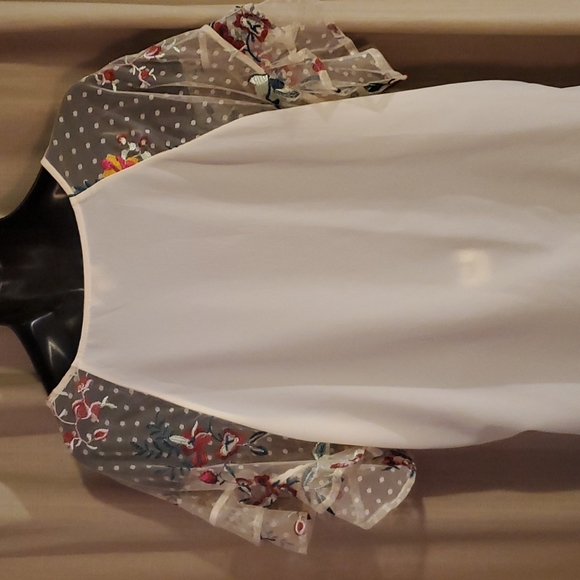 Floral Sleeve Top - Picture 3 of 5